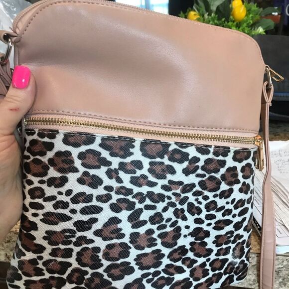Stone Mountain Leopard Crossbody Purses Bundle - Picture 9 of 14